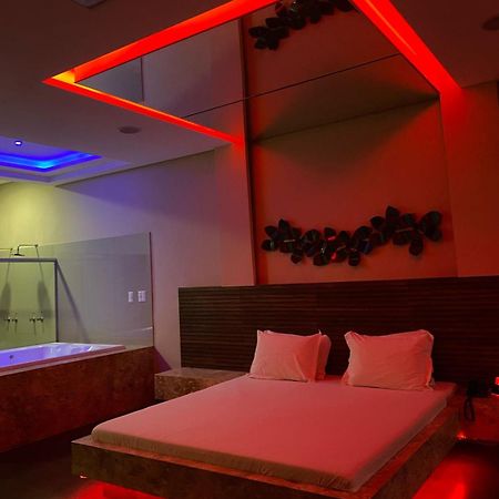 Motel Paris อาปาเรซิดา เจ กอยอาเนีย ภายนอก รูปภาพ